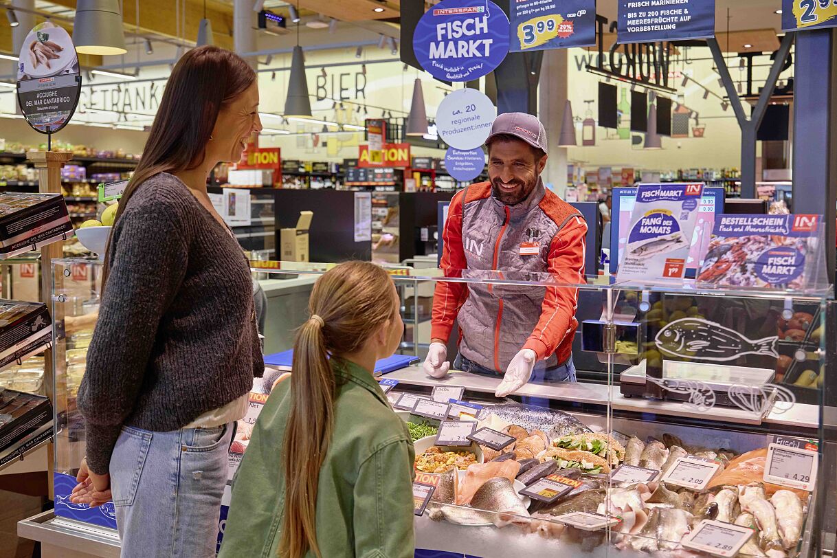 Fisch verliebt in den INTERSPAR-Fischmarkt