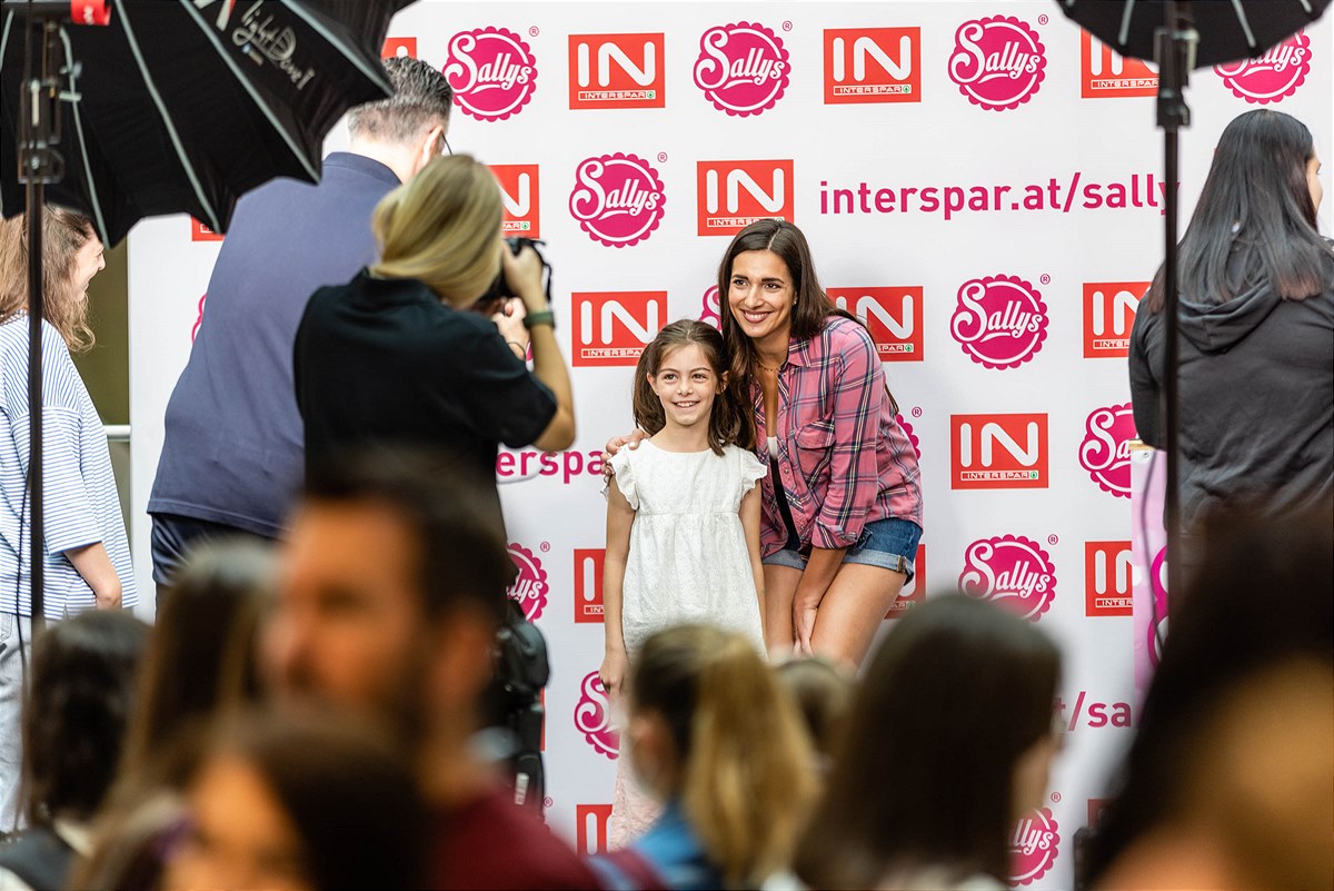 Fans treffen Sally im HUMA ELEVEN