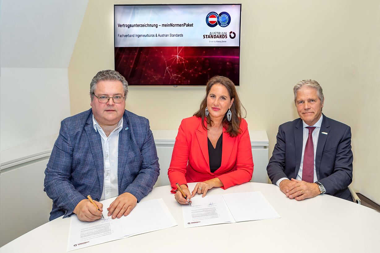 TechnR DI Dr. Rainer Gagstädter, Obmann Fachverband Ingenieursbüros Österreich  Dr. Valerie Höllinger, Managing Director Austrian Standards  KommR DDr. Anton Ofner, Präsident Austrian Standards 