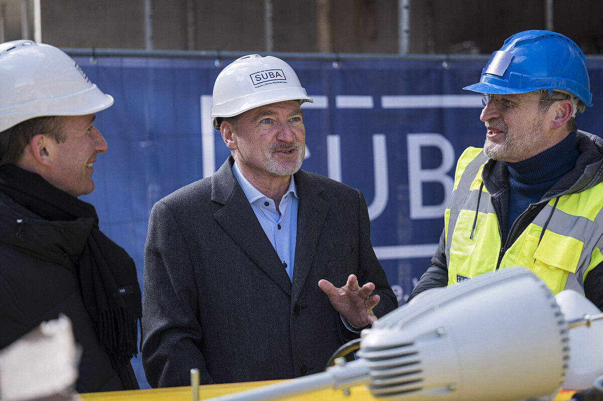 SÜBA AG baut Vorreiterrolle weiter aus: 16 Windturbinen versorgen Baustelle mit Strom