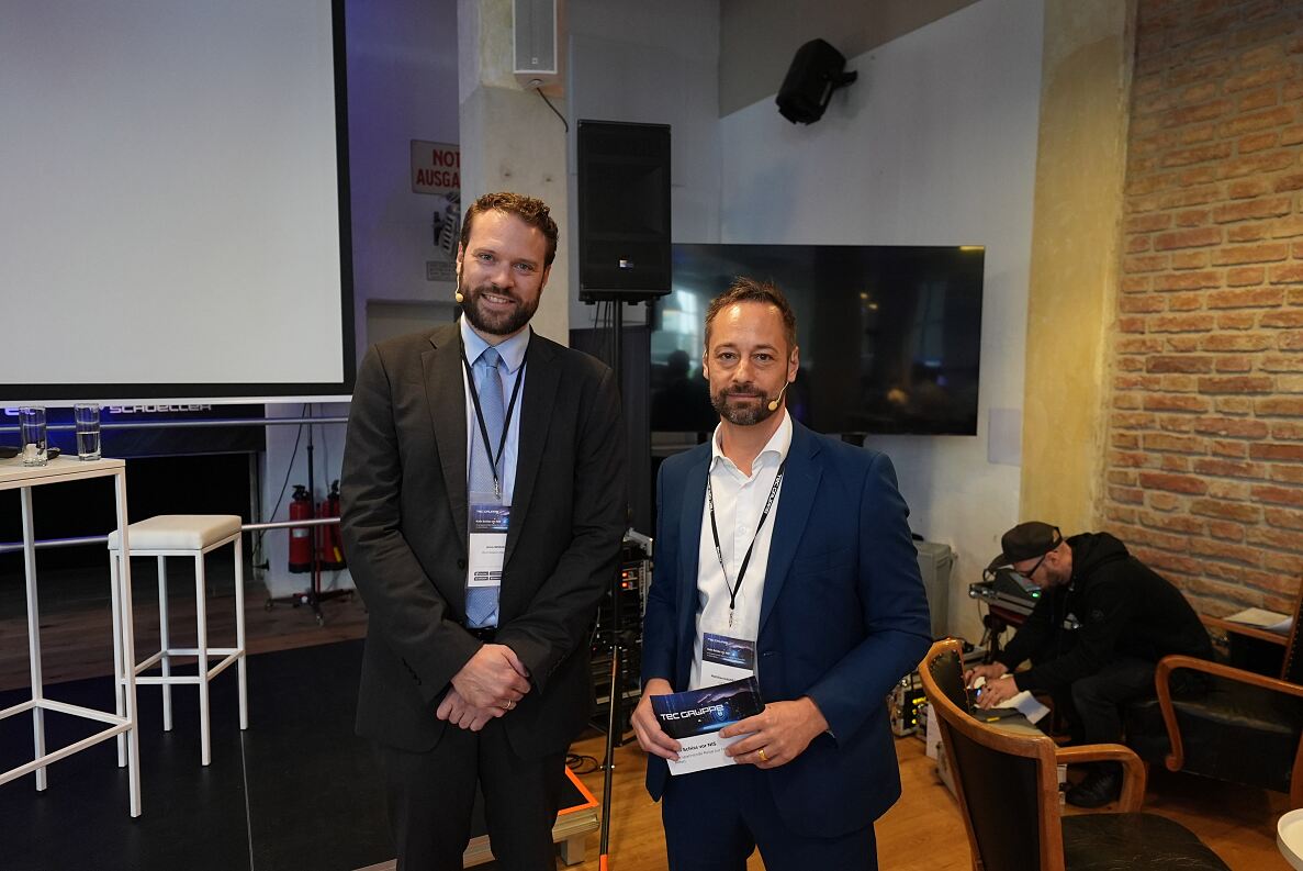 Arno Spiegel, Leiter des Büros für strategische Netz- und Informationssicherheit im BKA(links) und Matthias Hausegger, Sprecher der TEC Gruppe und Vorstand der ONTEC AG.