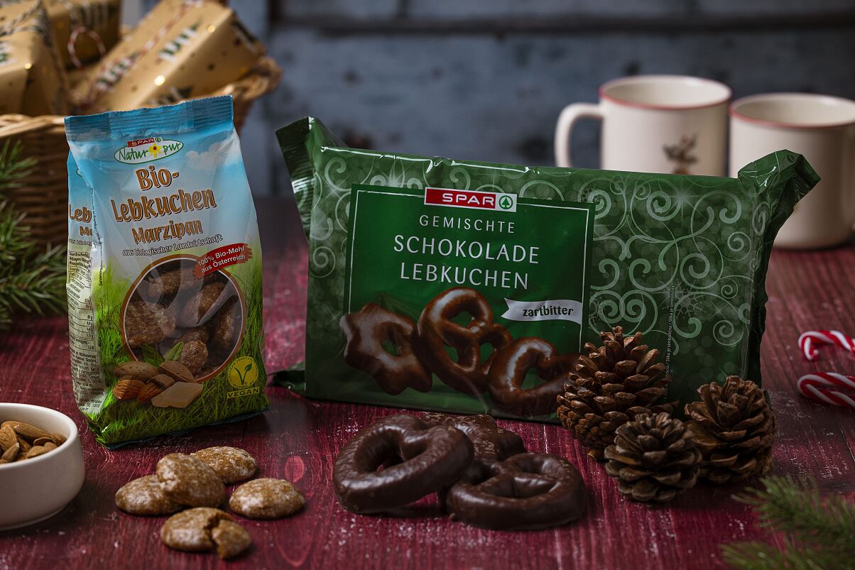 SPAR-Gemischte-Schokolade-Lebkuchen-Zartbitter+SPAR-Natur_pur-Bio-Lebkuchen-Marzipan©Sarah-Helmanseder-1