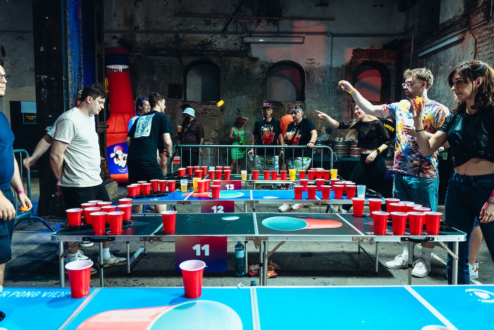 (c) Beer Pong Austria_MARKS_SOSULSKI_Event-Tische