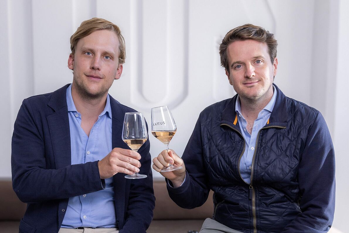 Johannes Kattus (links) und Maximilian Nimmervoll (rechts) von der Sektkellerei Kattus (c)INTERSPAR